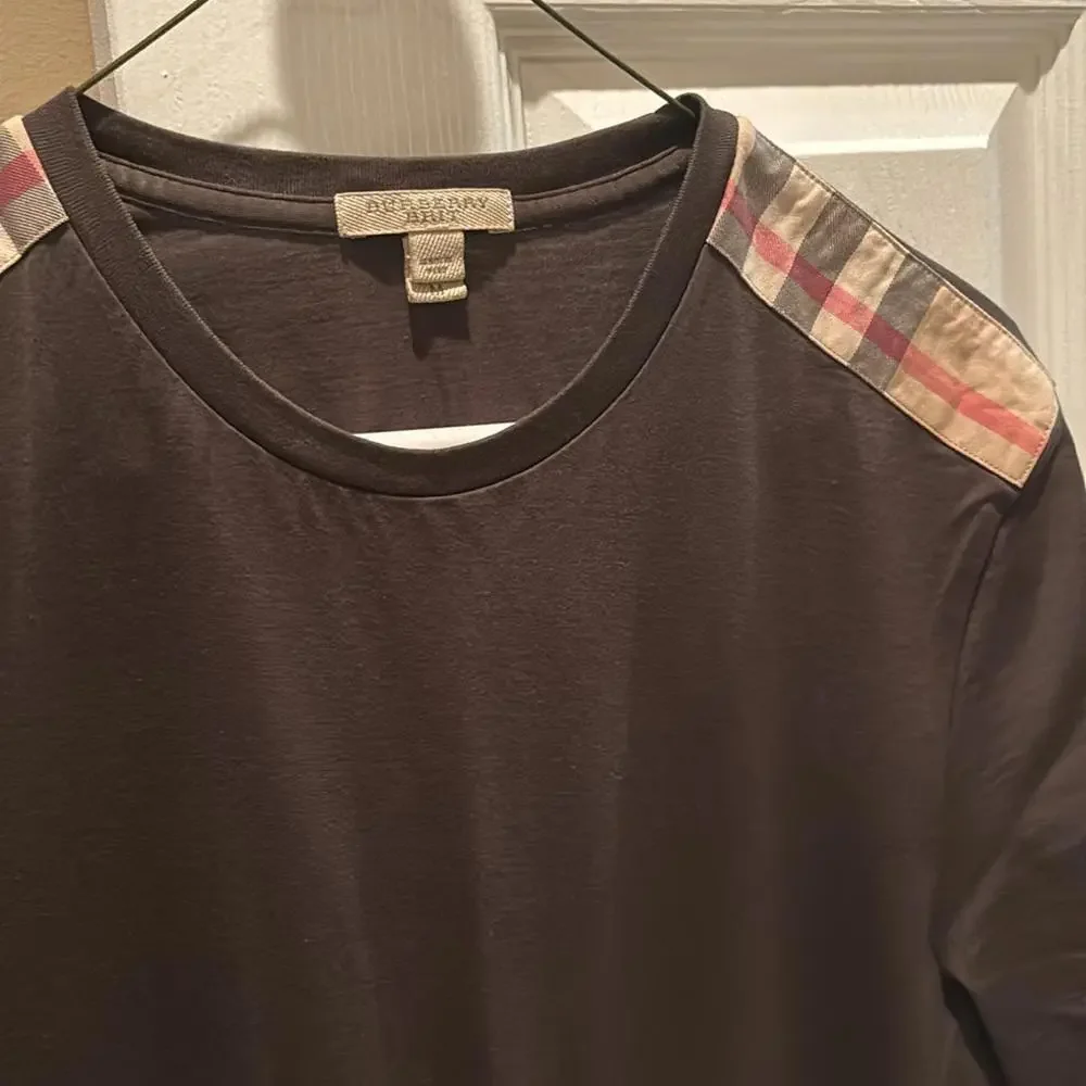 Men’s Burberry Tshirt olive - Picture 2 of 2